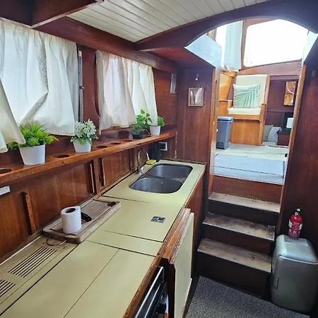 Sisu 1 - Boat House Bateau-hôtel Olhão