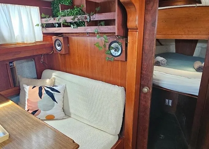 Sisu 1 - Boat House Bateau-hôtel *